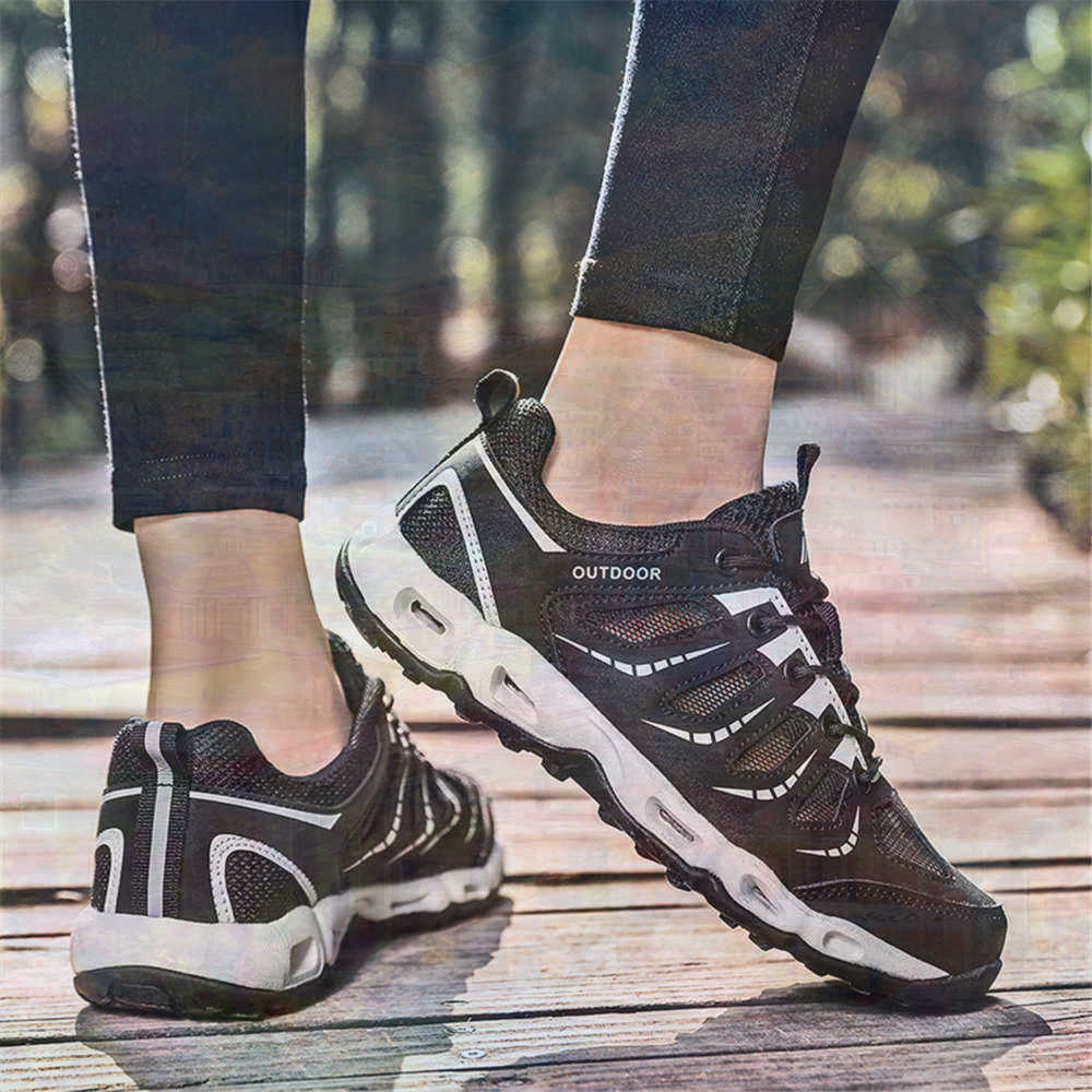 Sumer Round Tip Silver Sneaker - Vintage Items Collection ulasan dan harga